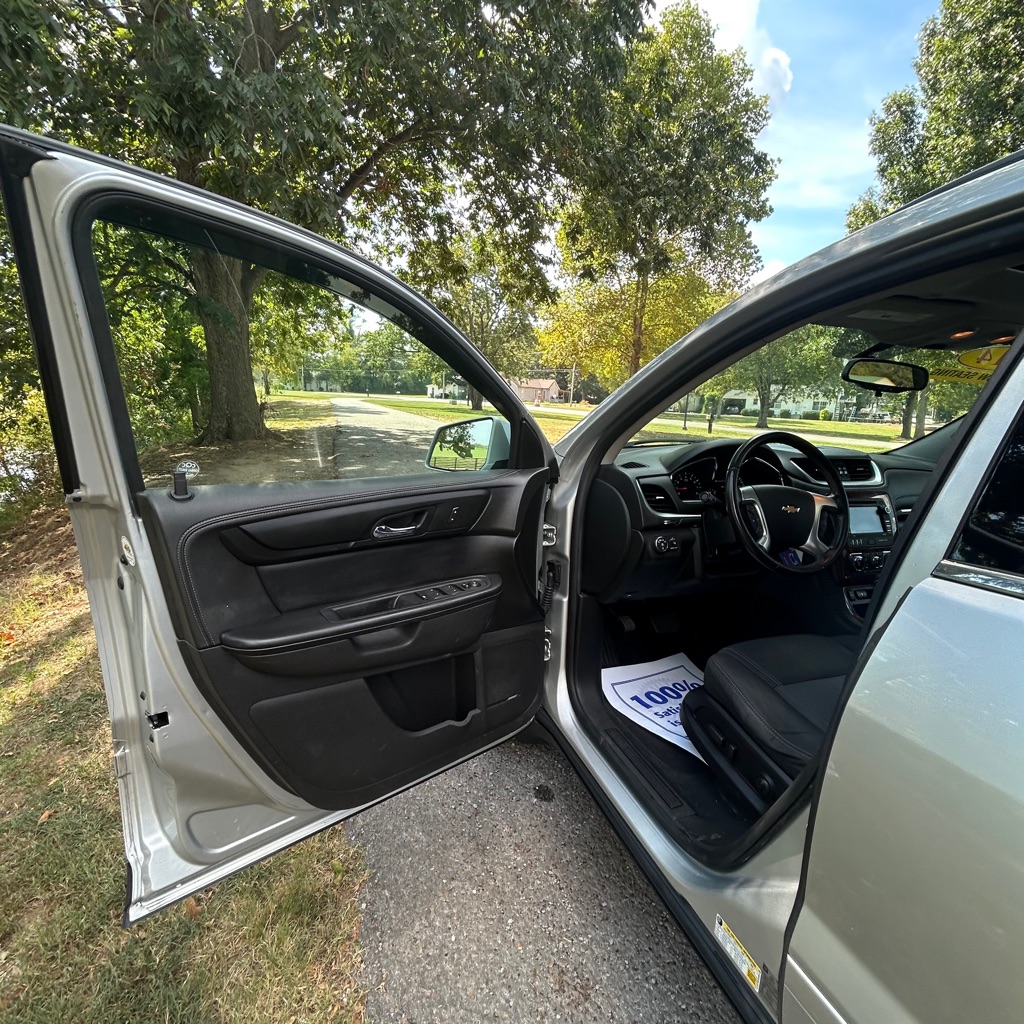 Photo 14 of this CHEVROLET TRAVERSE