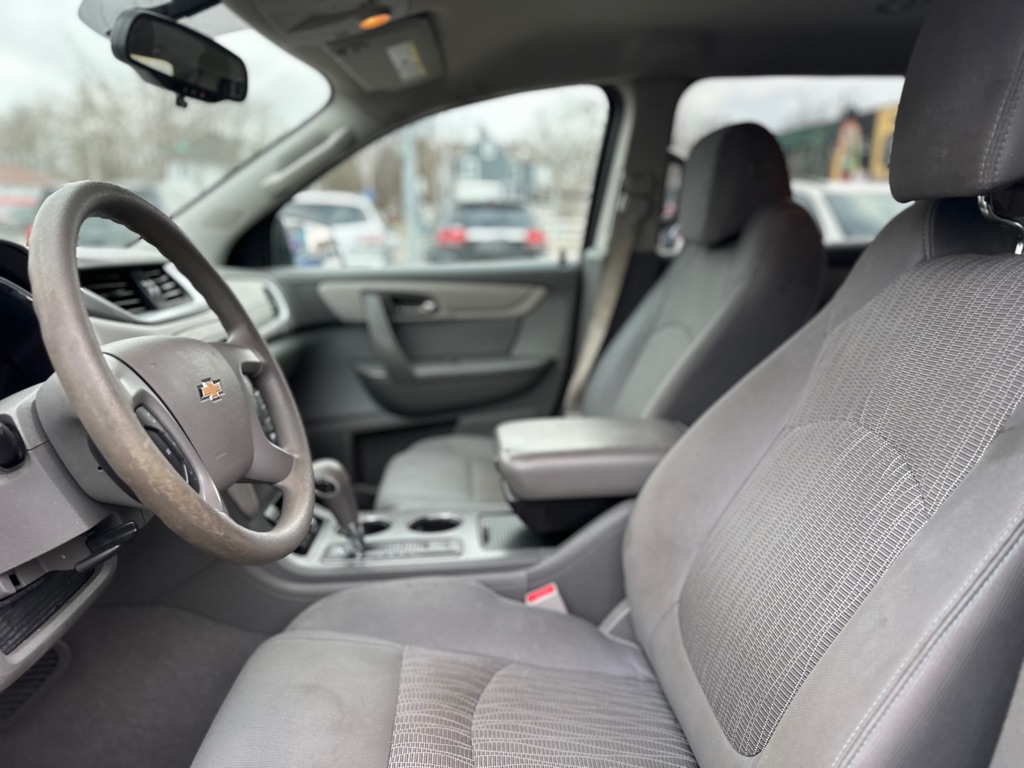 Photo 7 of this CHEVROLET TRAVERSE