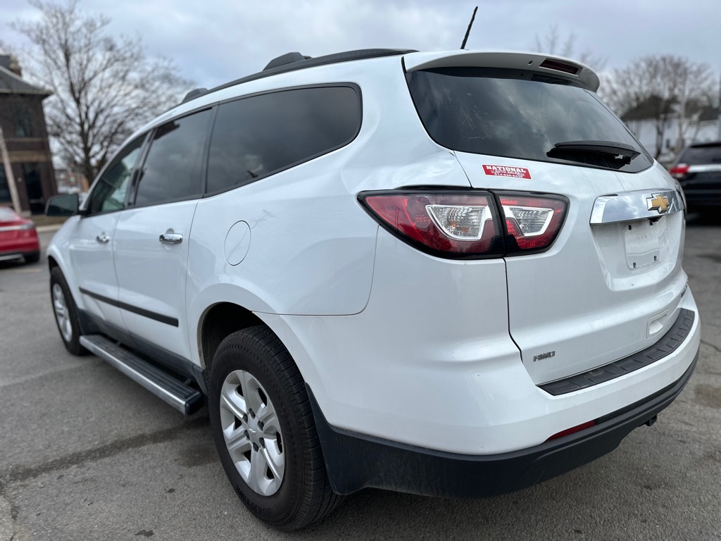 Photo 4 of this CHEVROLET TRAVERSE