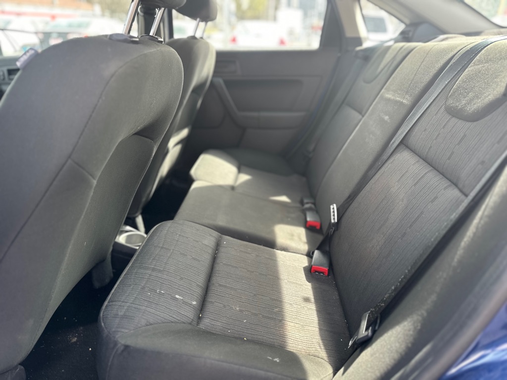 Photo 8 of this FORD FOCUS
