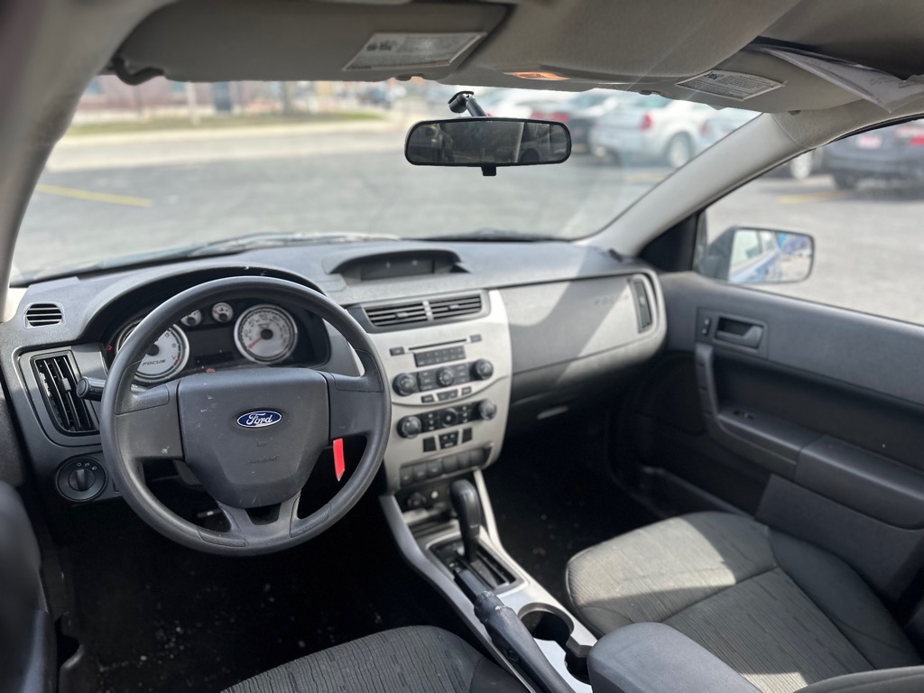 Photo 9 of this FORD FOCUS