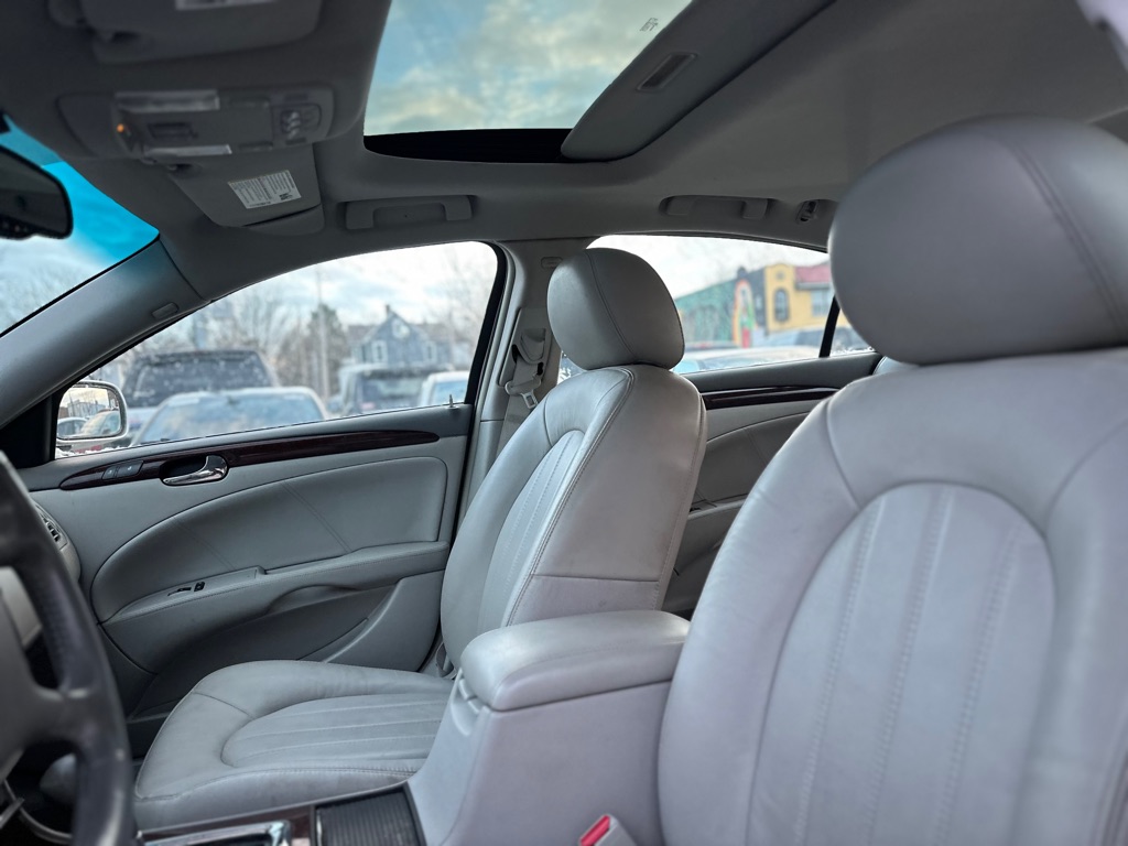Photo 7 of this BUICK LUCERNE