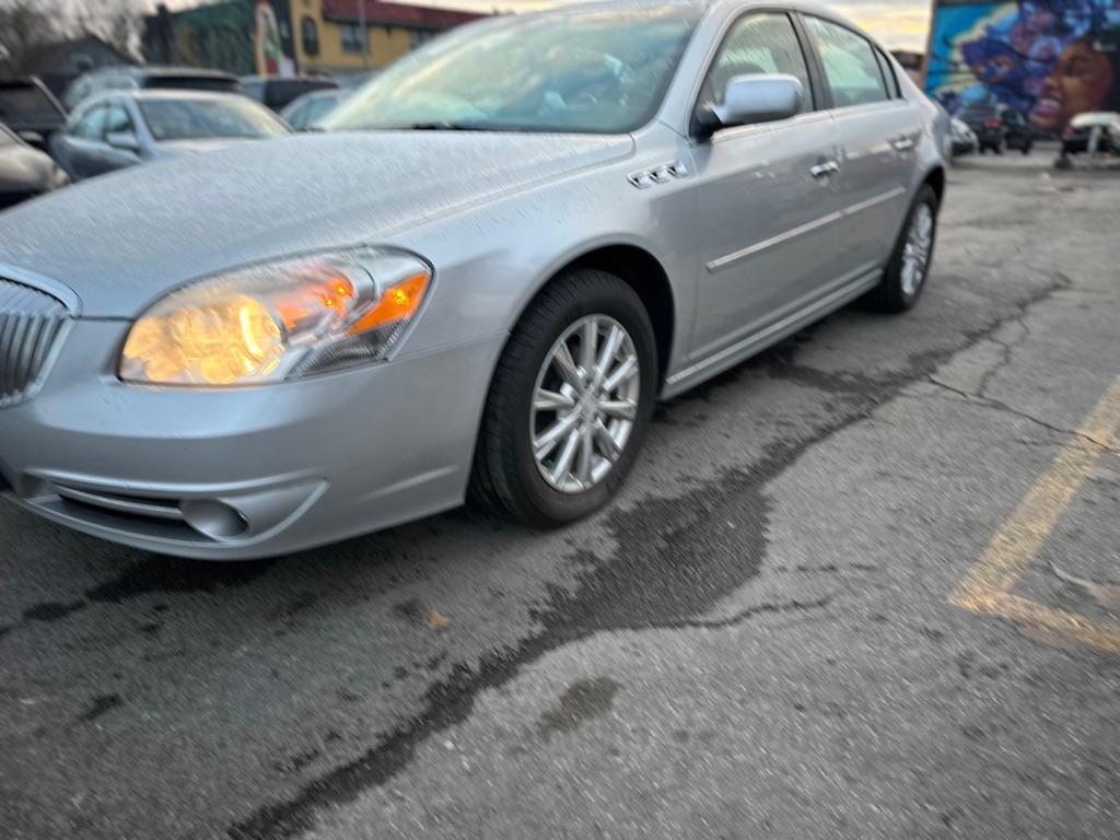 Photo 3 of this BUICK LUCERNE