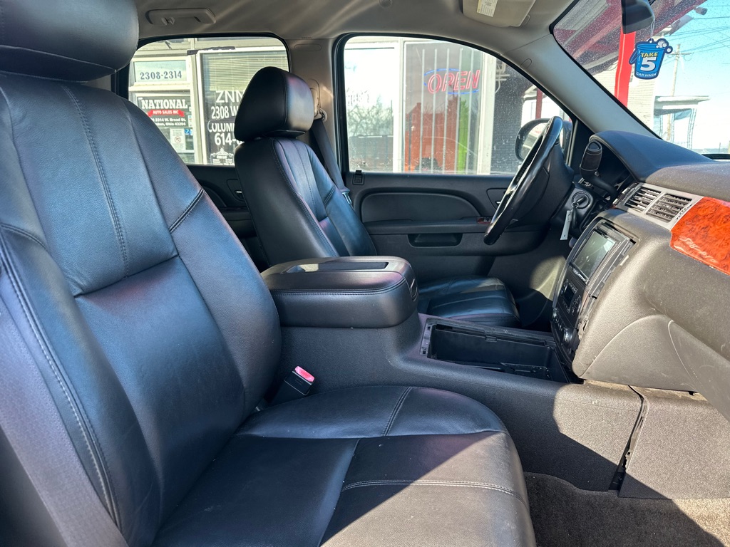 Photo 6 of this CHEVROLET TAHOE