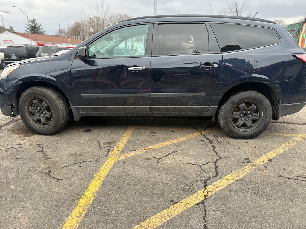Photo 3 of this CHEVROLET TRAVERSE