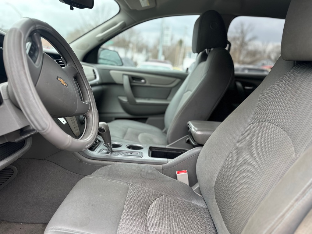 Photo 6 of this CHEVROLET TRAVERSE