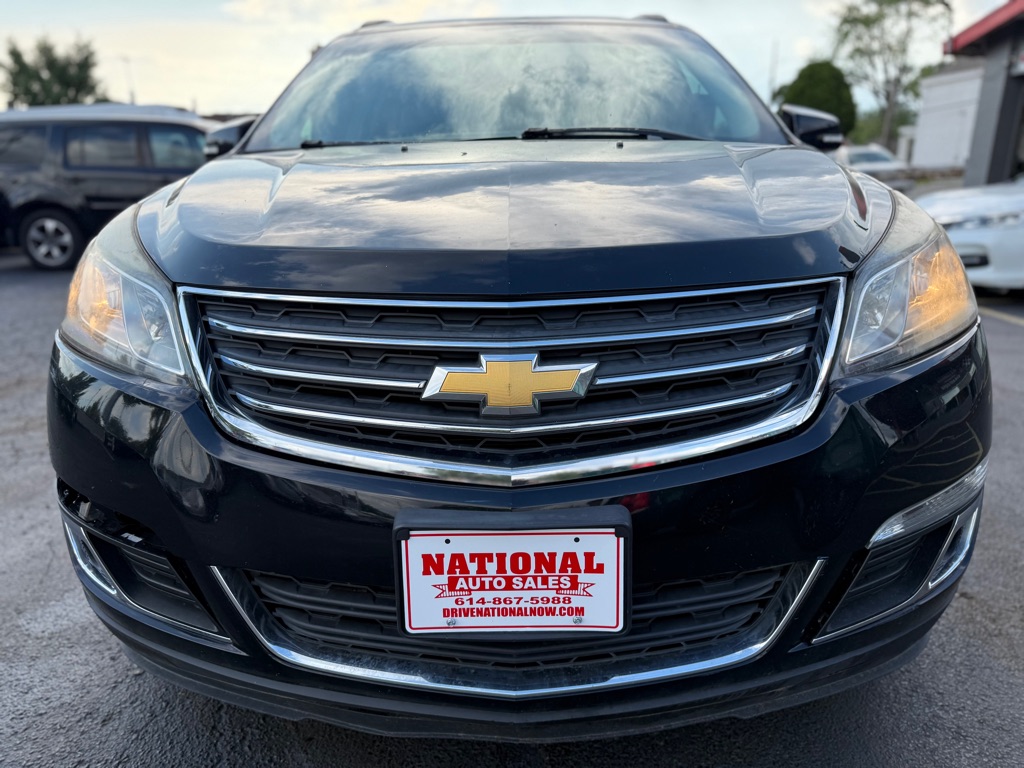 Photo 2 of this CHEVROLET TRAVERSE