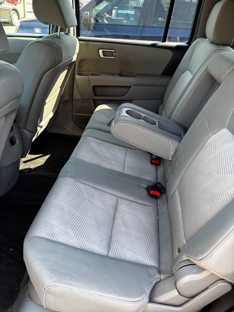 Photo 9 of this HONDA PILOT