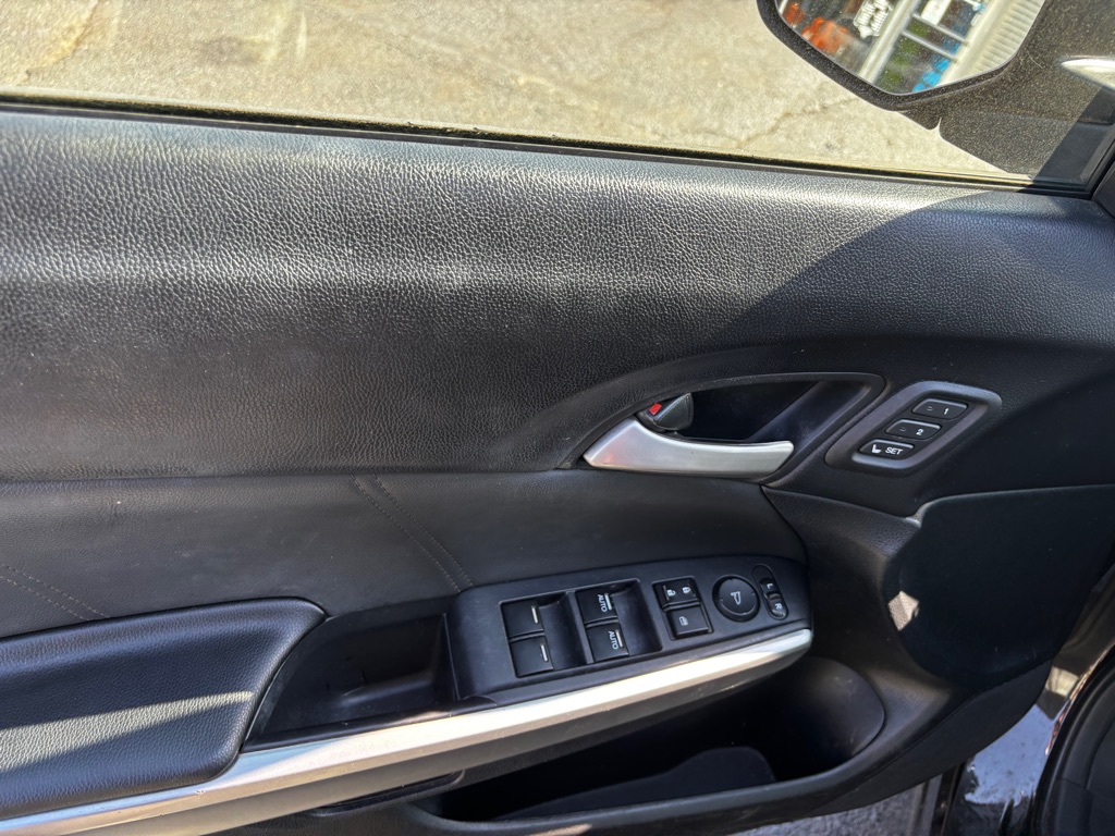 Photo 7 of this HONDA CROSSTOUR