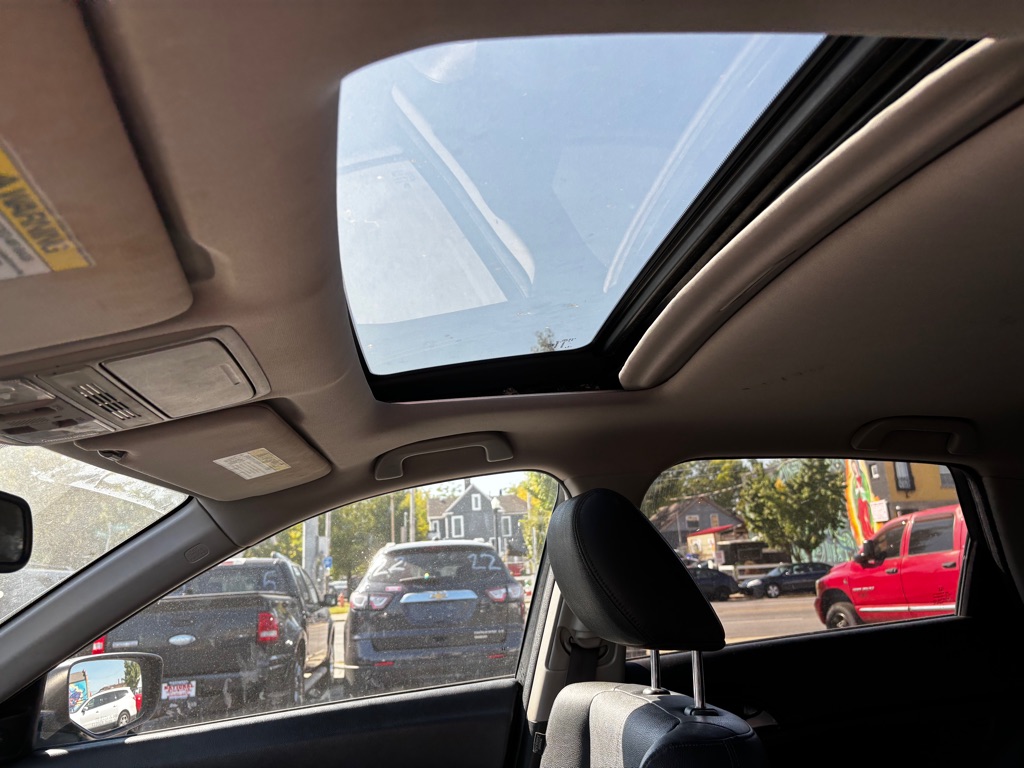 Photo 11 of this HONDA CROSSTOUR