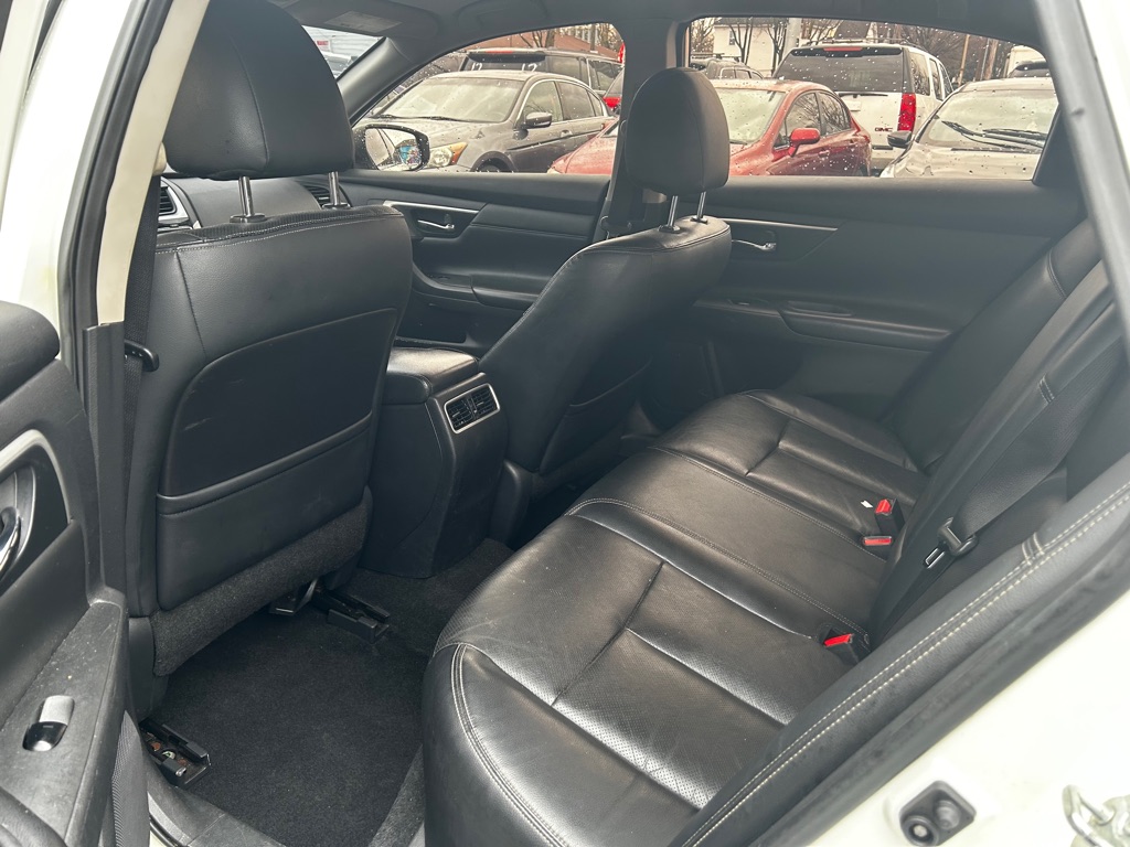 Photo 7 of this NISSAN ALTIMA
