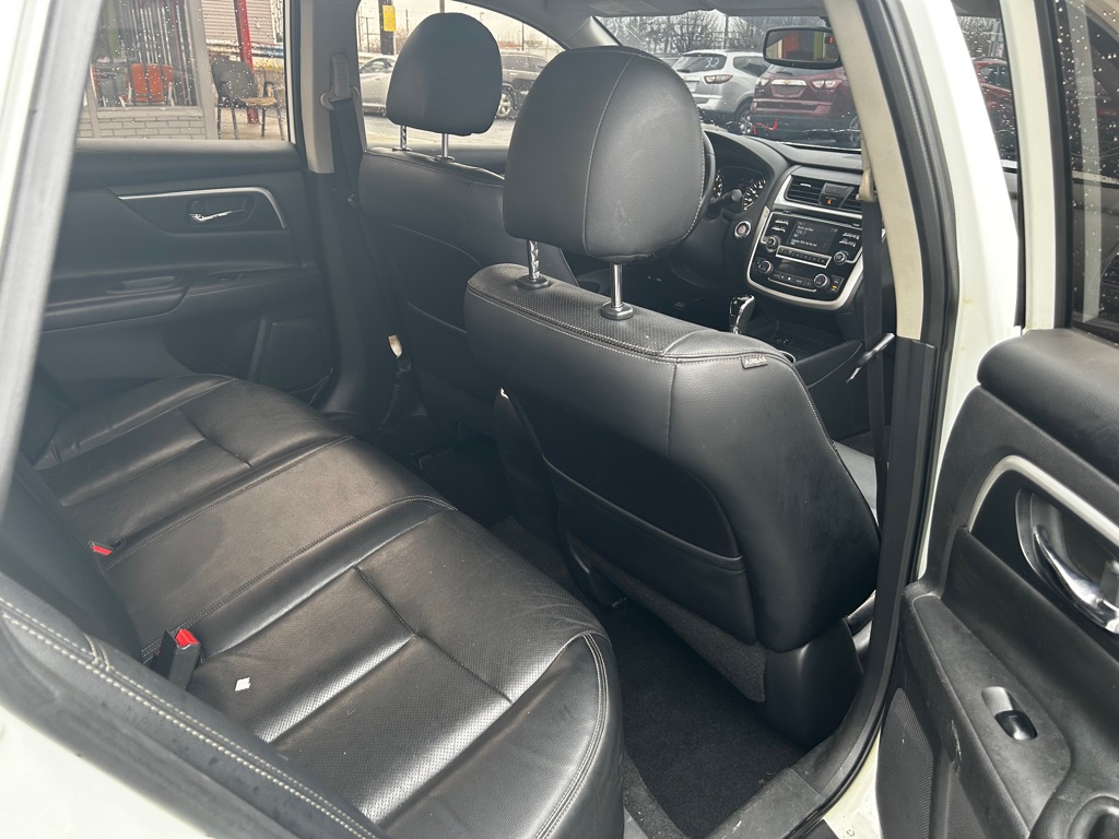Photo 8 of this NISSAN ALTIMA