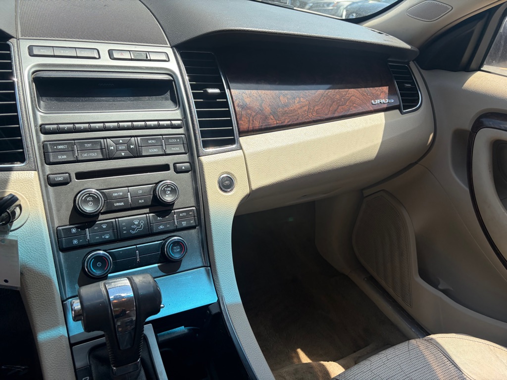 Photo 8 of this FORD TAURUS