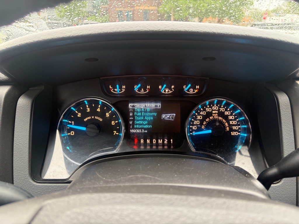 Photo 6 of this FORD F150