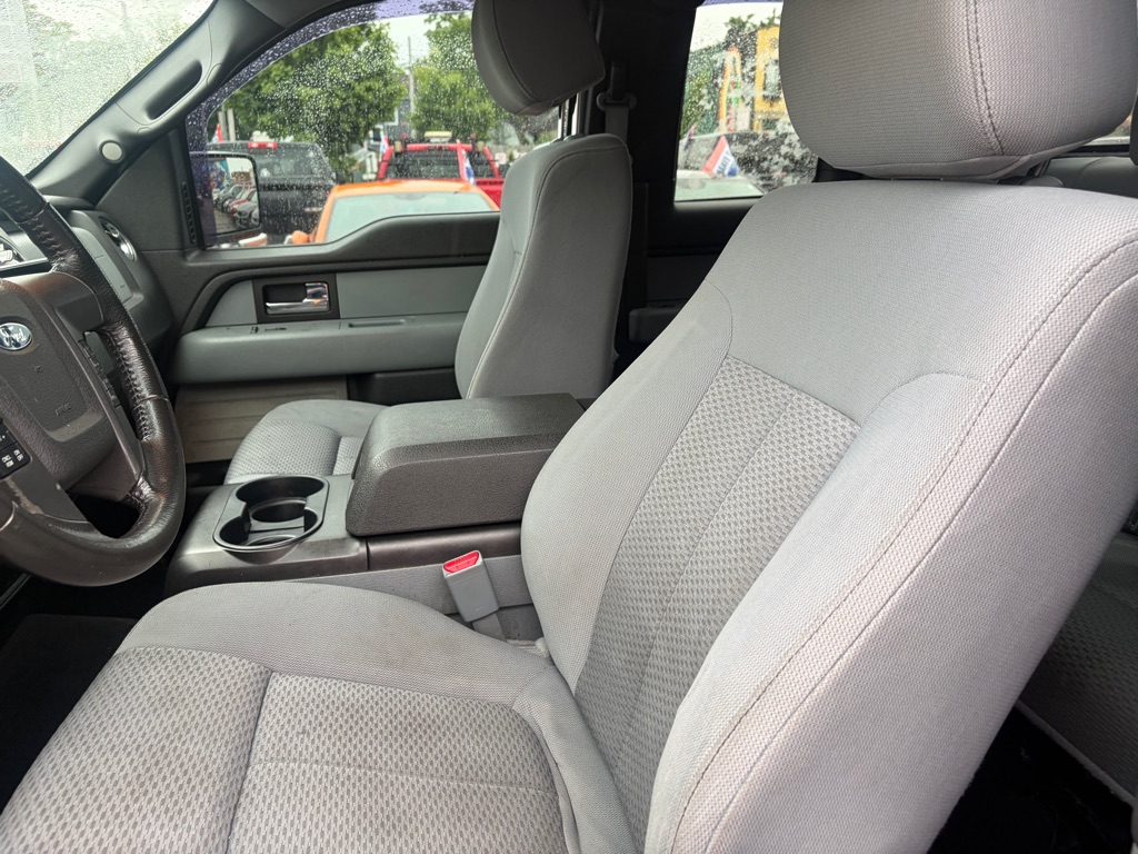 Photo 9 of this FORD F150