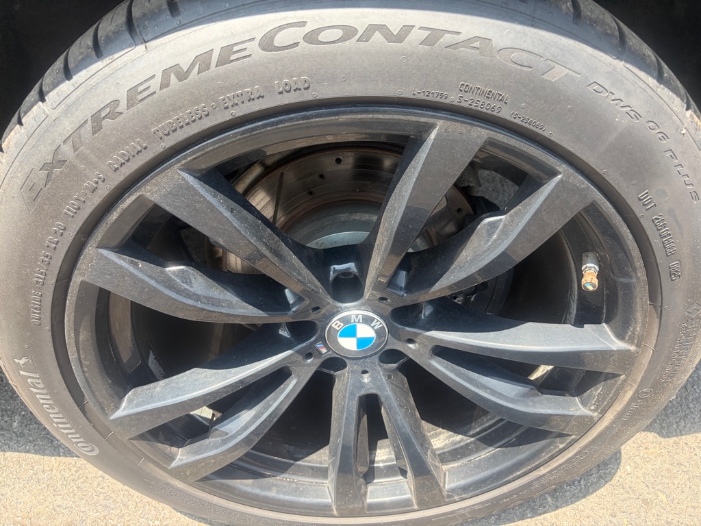 Photo 8 of this BMW X5