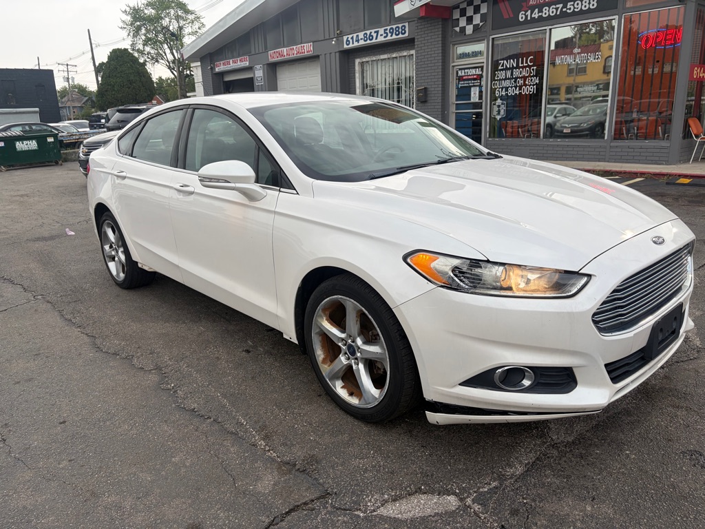 Photo 2 of this FORD FUSION