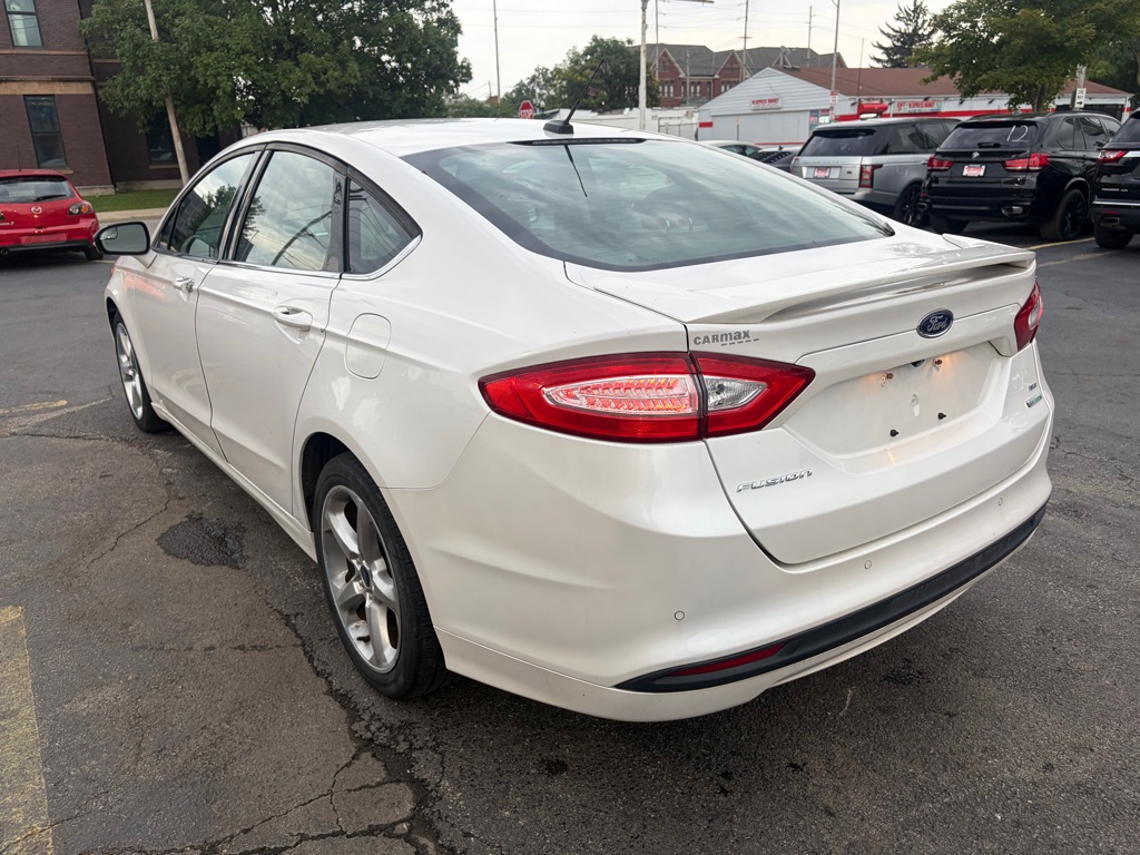 Photo 4 of this FORD FUSION