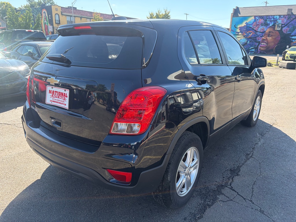 Photo 4 of this CHEVROLET TRAX