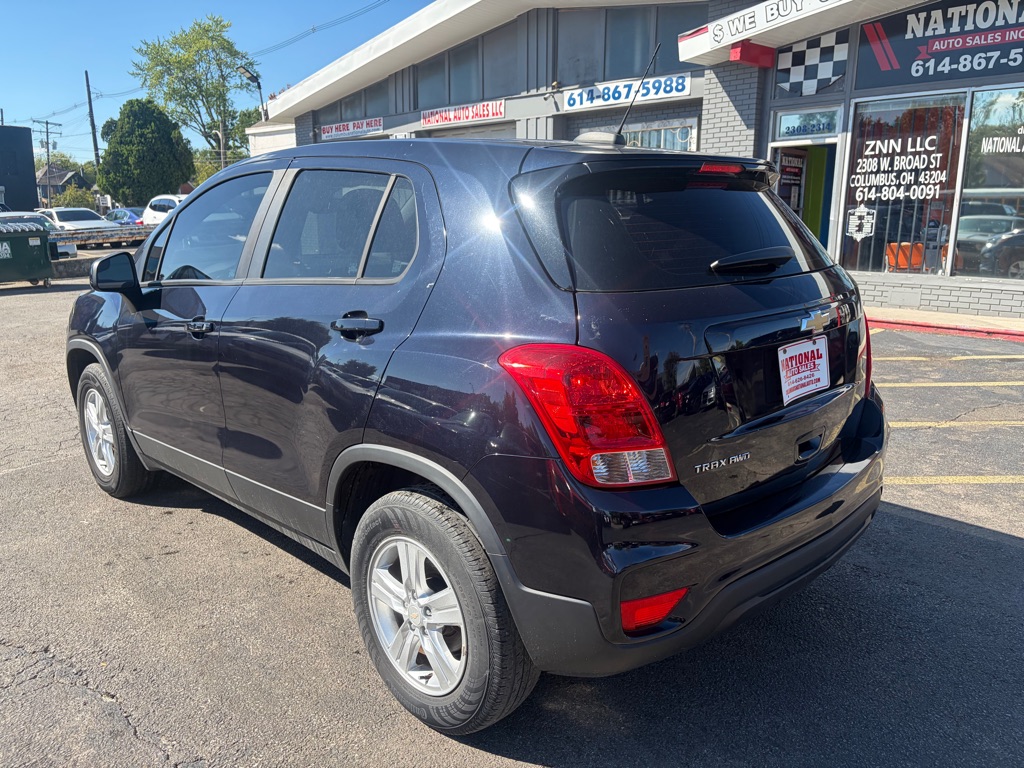 Photo 3 of this CHEVROLET TRAX