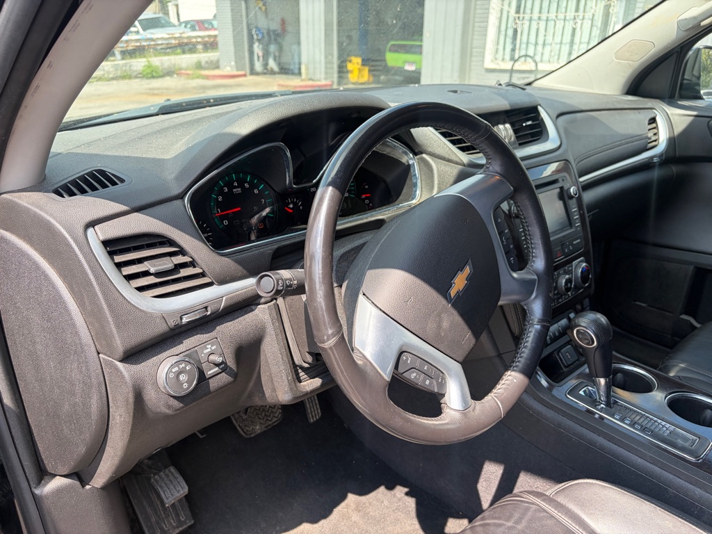 Photo 6 of this CHEVROLET TRAVERSE