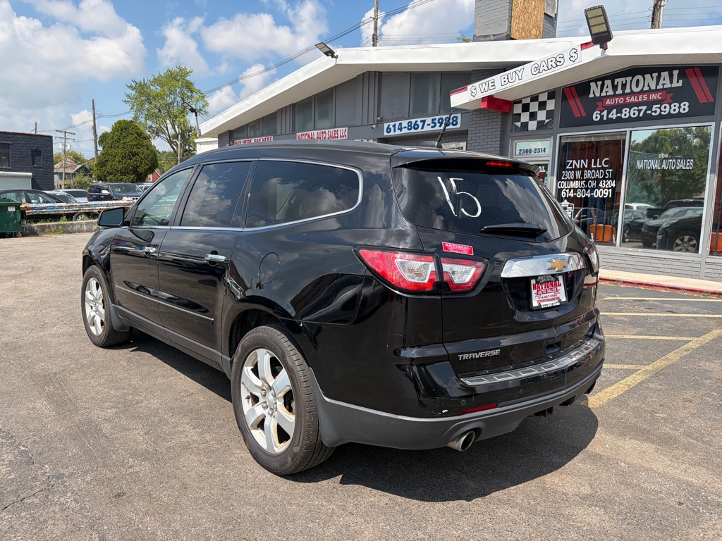Photo 2 of this CHEVROLET TRAVERSE