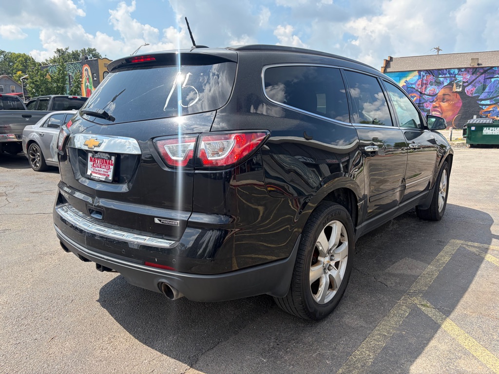 Photo 4 of this CHEVROLET TRAVERSE