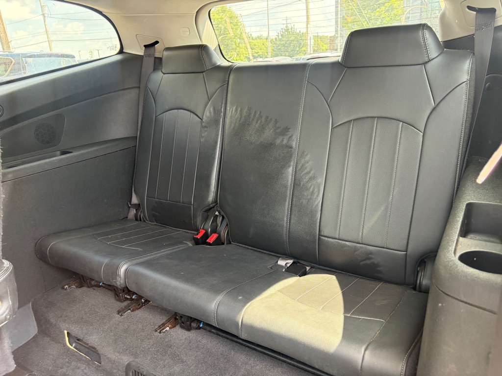 Photo 11 of this CHEVROLET TRAVERSE