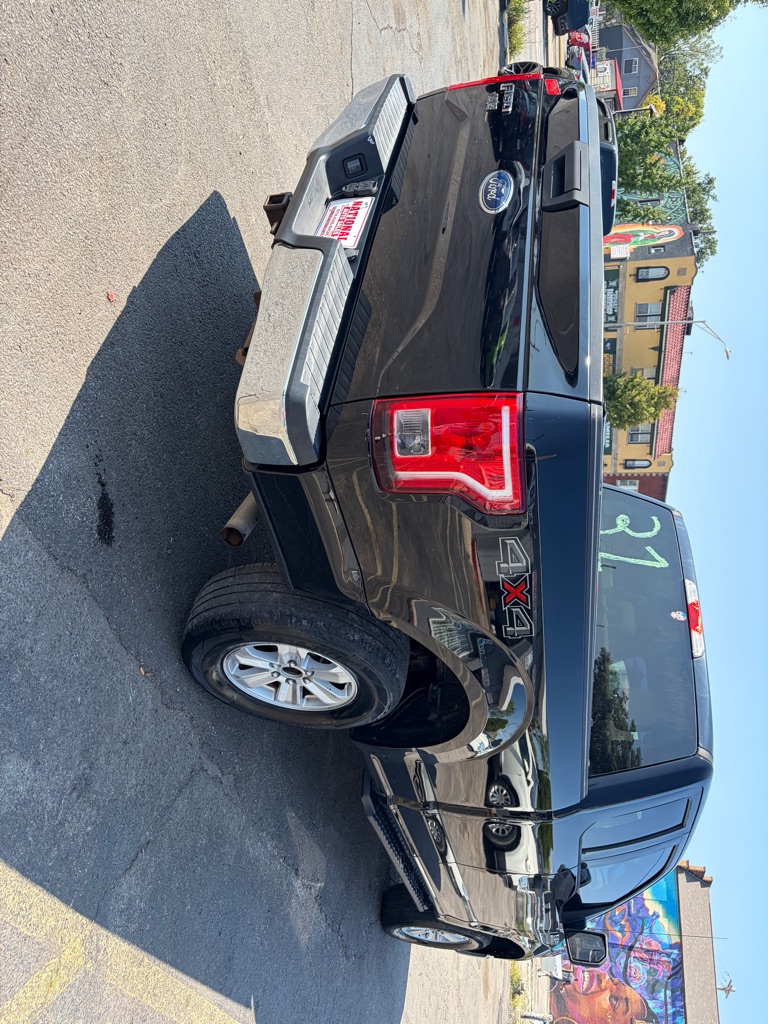 Photo 3 of this FORD F150