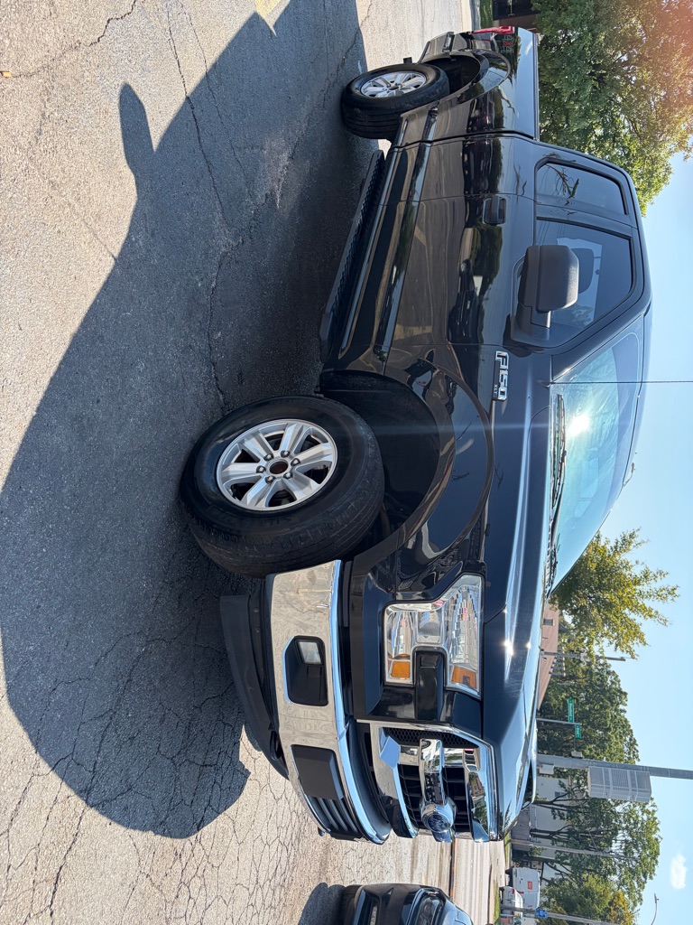 Photo 2 of this FORD F150