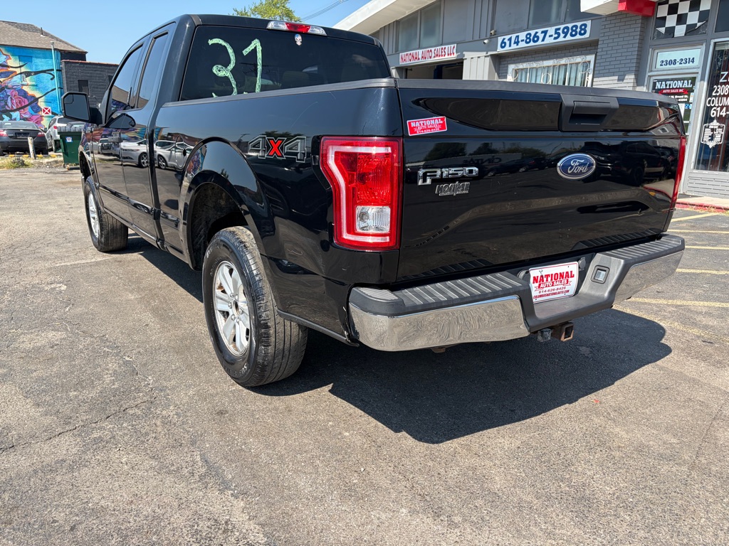 Photo 4 of this FORD F150