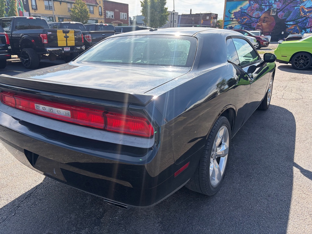 Photo 3 of this DODGE CHALLENGER