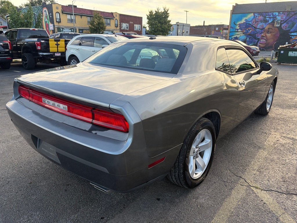 Photo 3 of this DODGE CHALLENGER