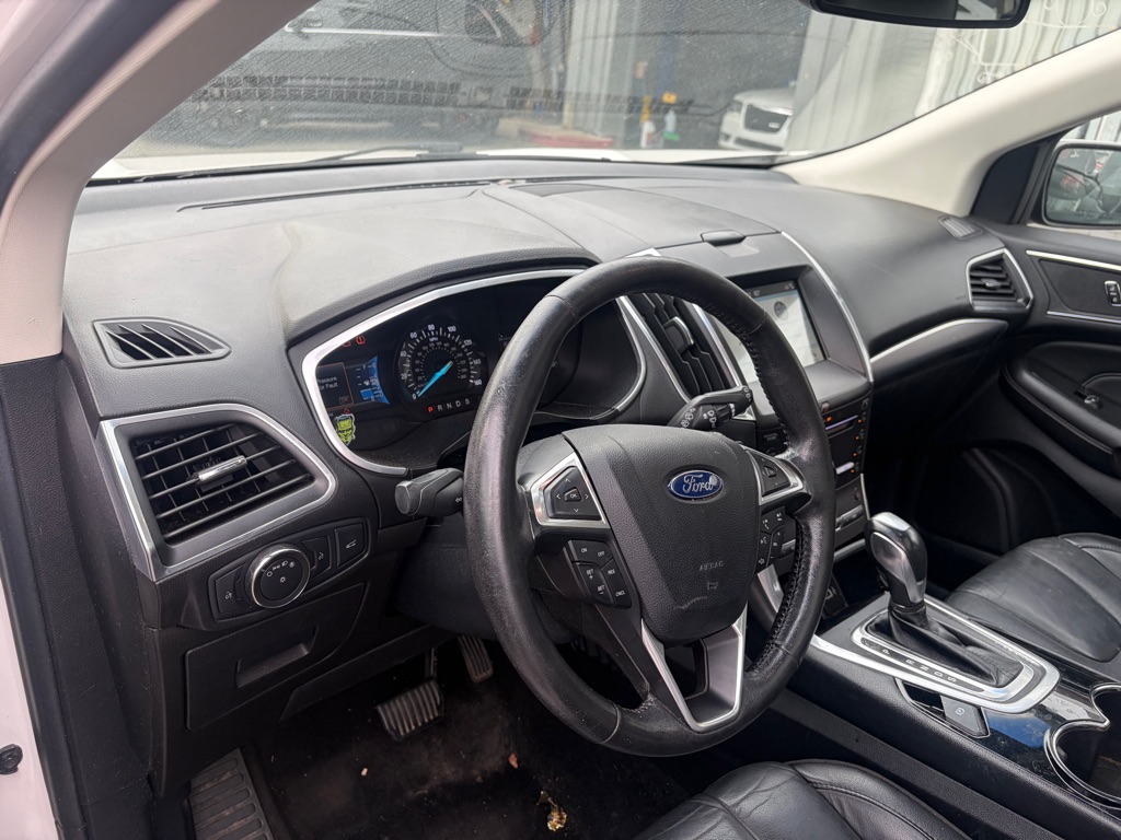 Photo 5 of this FORD EDGE