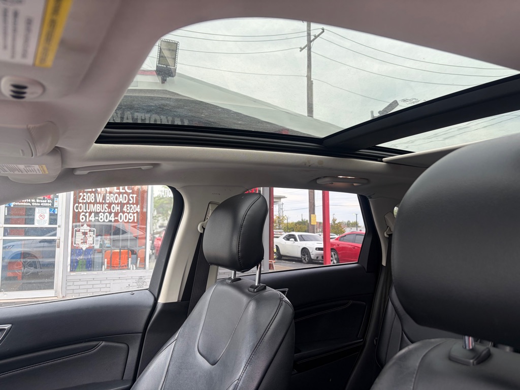 Photo 11 of this FORD EDGE