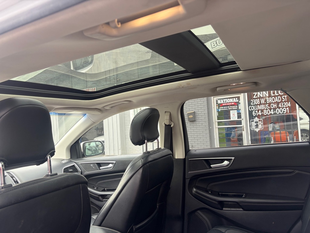 Photo 13 of this FORD EDGE
