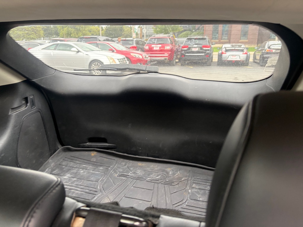 Photo 14 of this FORD EDGE