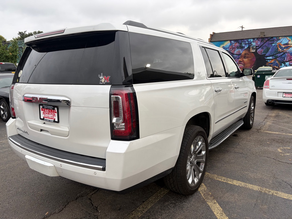 Photo 3 of this GMC YUKON XL
