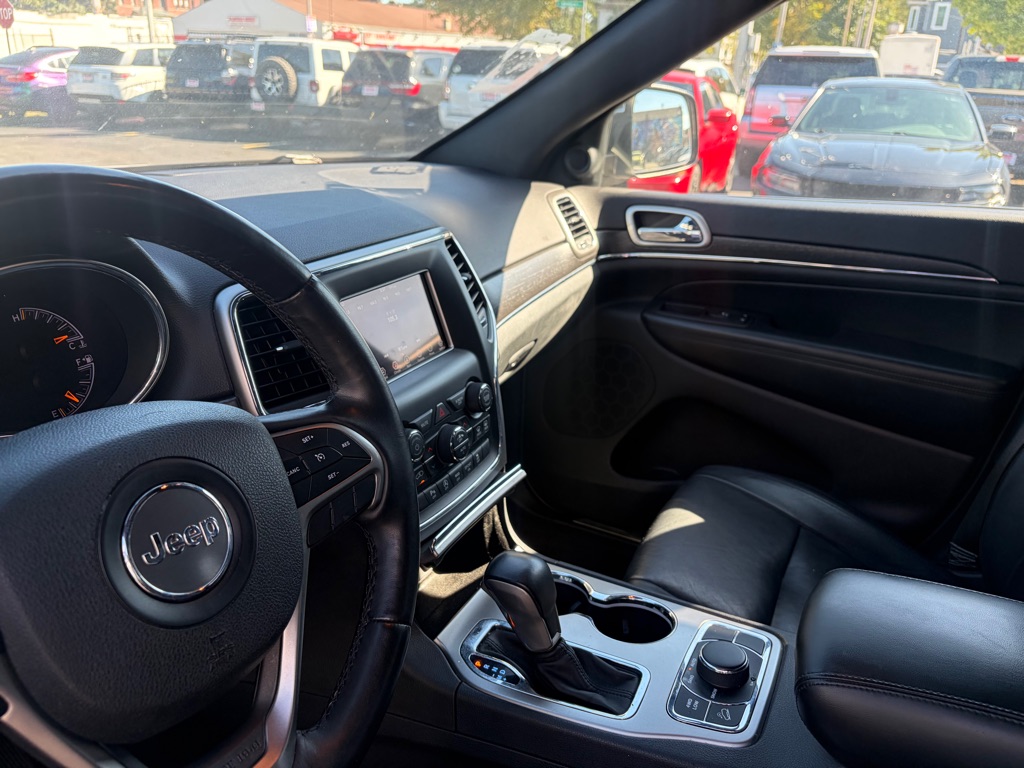 Photo 5 of this JEEP GRAND CHEROKEE