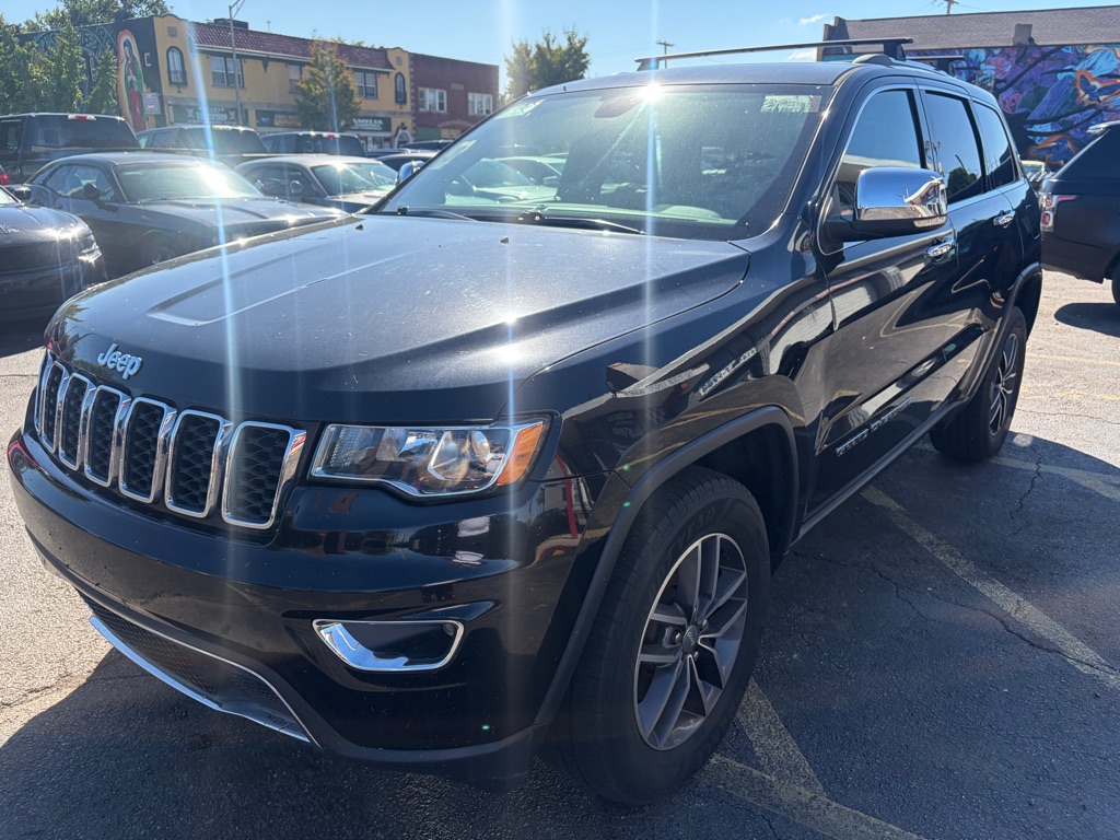 Photo 2 of this JEEP GRAND CHEROKEE