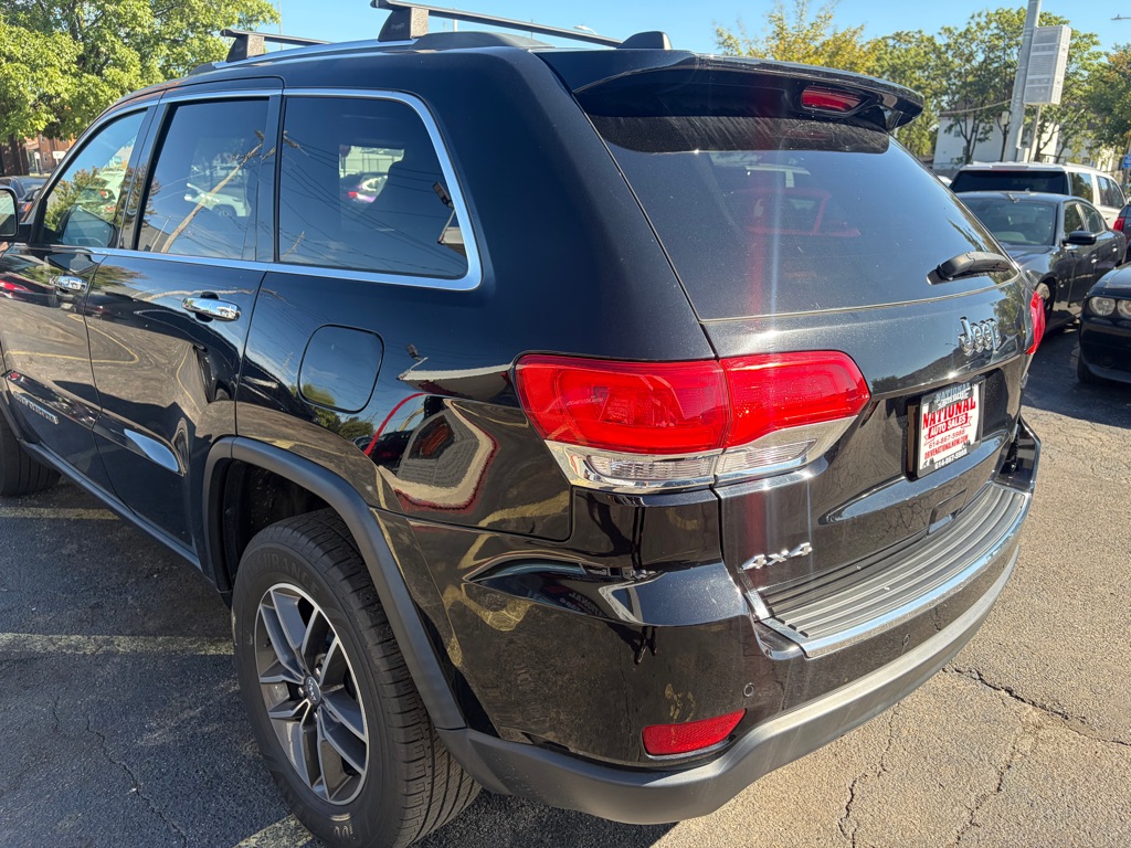 Photo 3 of this JEEP GRAND CHEROKEE