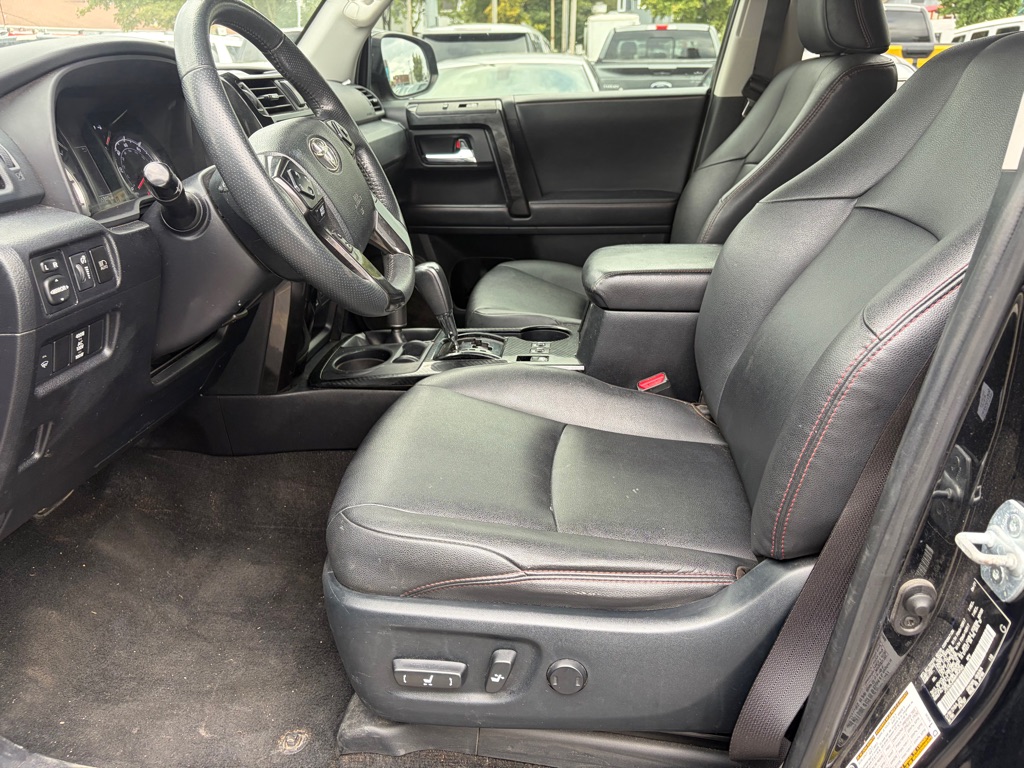 Photo 7 of this TOYOTA 4RUNNER