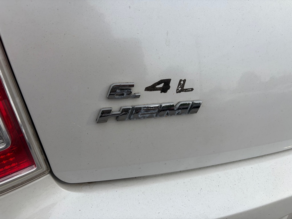Photo 10 of this CHRYSLER 300