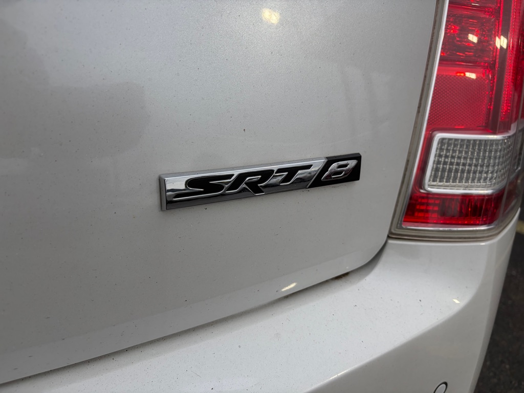 Photo 9 of this CHRYSLER 300