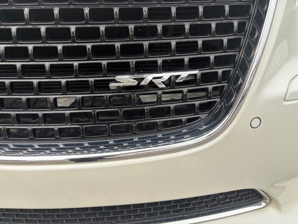 Photo 8 of this CHRYSLER 300