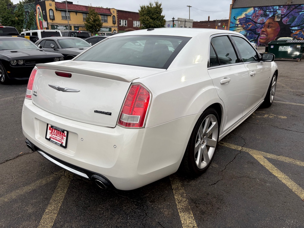 Photo 3 of this CHRYSLER 300