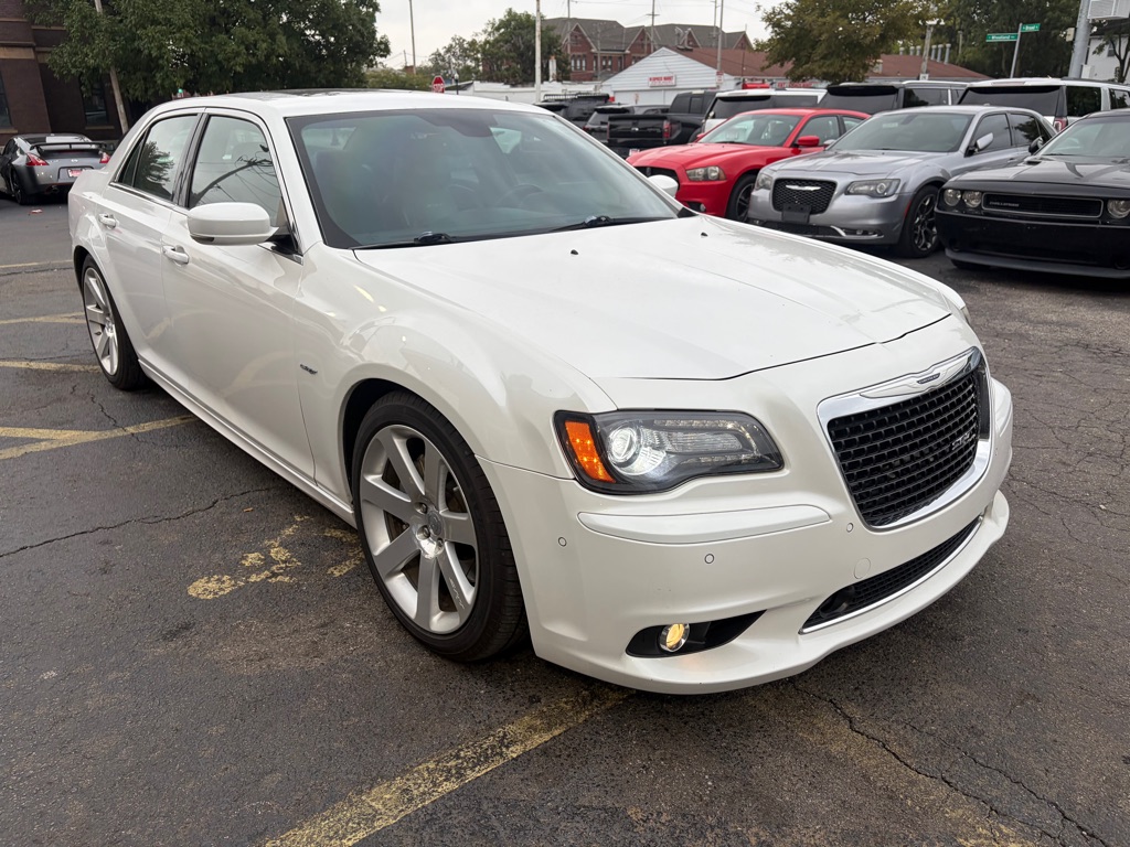 Photo 4 of this CHRYSLER 300