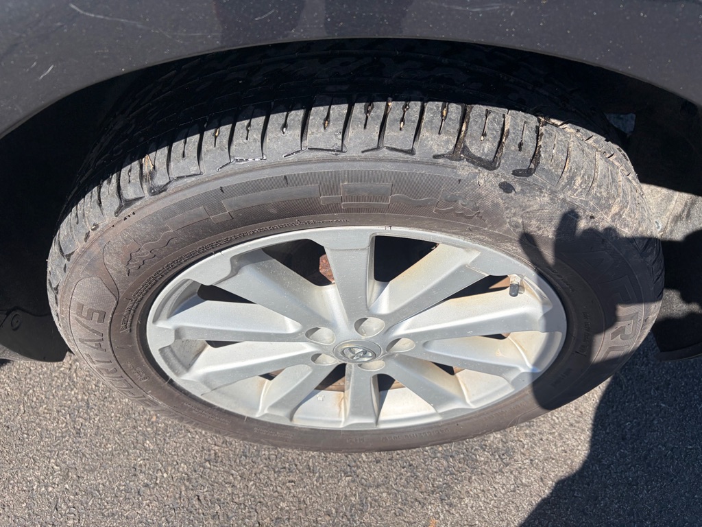 Photo 10 of this TOYOTA VENZA