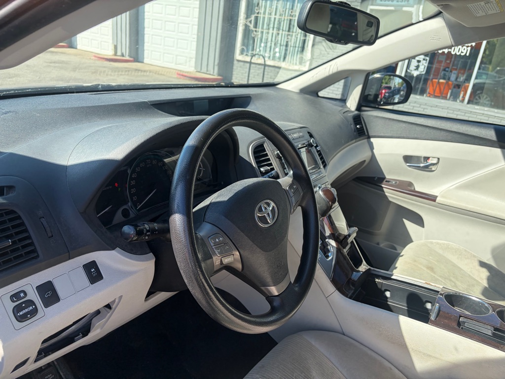 Photo 5 of this TOYOTA VENZA