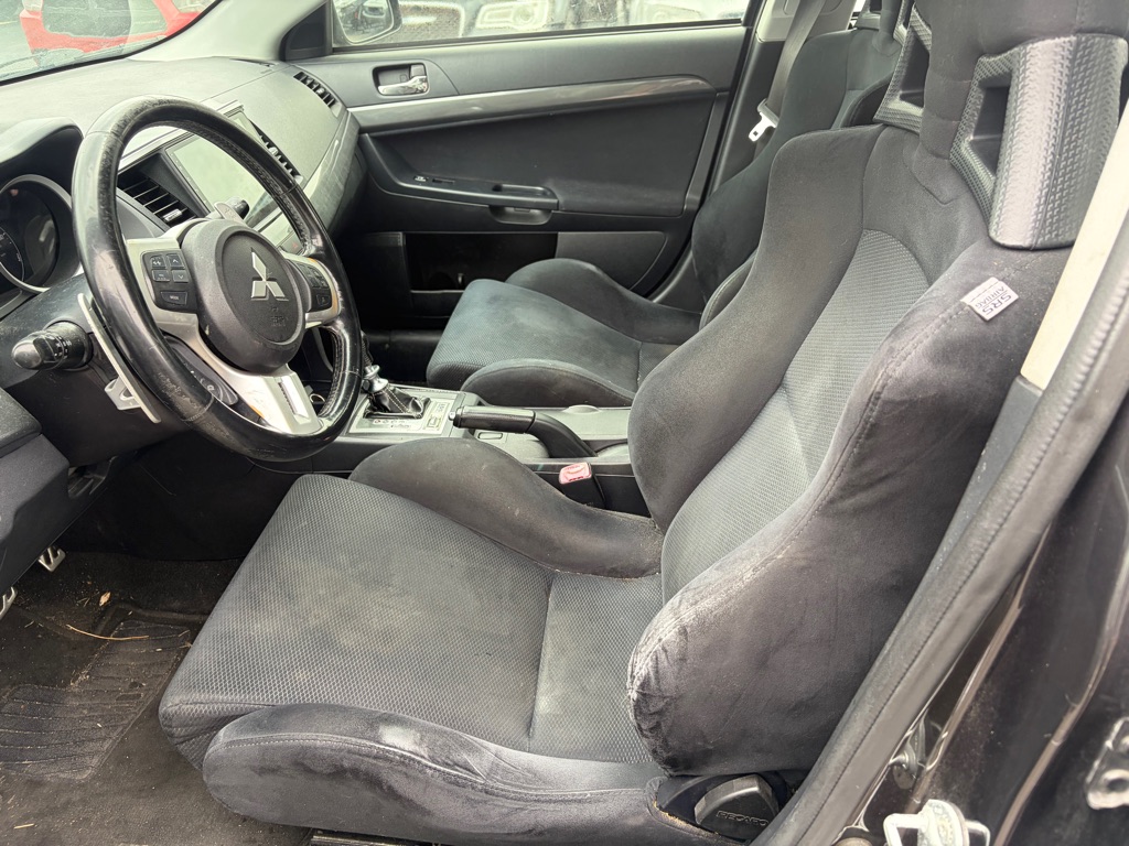 Photo 8 of this MITSUBISHI LANCER